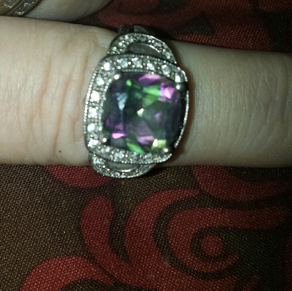 Very pretty ring.